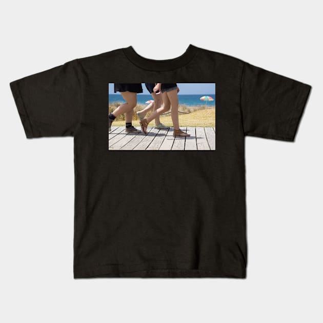 on the boardwalk Kids T-Shirt by sma1050